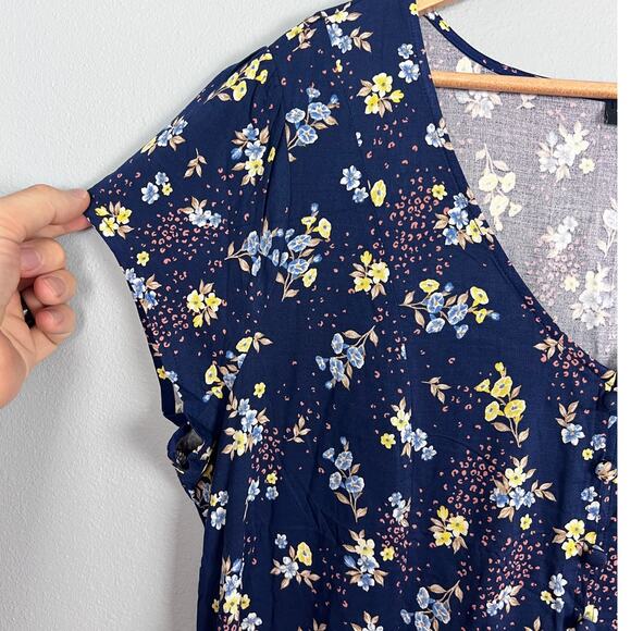 Torrid Women's L 12 Plus Floral Blouse Corset Lace Up Back Peplum Cottagecore - Picture 7 of 15